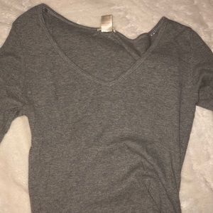 long sleeve grey v-neck crop top